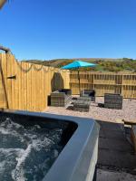 B&B Banff - The Steading with 7 Seater Hot Tub Aberdeenshire - Bed and Breakfast Banff