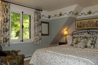 Deluxe Queen Suite