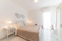 Deluxe Double Room with Side Sea View