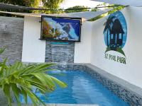 Blue Royalty - Bed and Breakfast