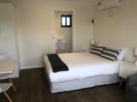 Estudio con 1 cama grande