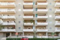 Roomy Apartment with terrace & parking - Ferienwohnung