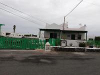 Casa Antonia Reyes, a la sombra de Famara - B&B Muñique