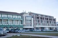 Spacious Surfers Corner Beach Apartment - Chambres d’hôtes Le Cap