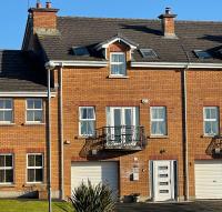 Luxury Portrush Holiday Homes - The Green, Portrush Sleeps 12 - 5 bedrooms - Chambres d’hôtes Portrush