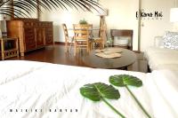 A Block away to Waikiki Beach Free Parking - B&B Honolulu