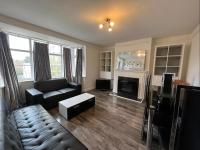 B&B Sutton - Bright and spacious 2 bedroom apartment - Bed and Breakfast Sutton