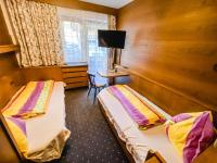 Camera Doppia con Letti Singoli con Bagno