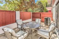 Charming Myrtle Beach Townhome Walk to Beach - B&B