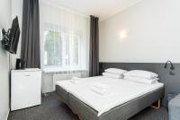 Vierbettzimmer mit Dusche