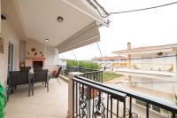 Porto Ofrynio Central Deluxe Golden Apartment - B&B