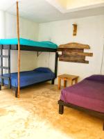 Cama individual en dormitorio mixto