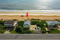 A-frame beach house steps from the ocean with deck & central AC - B&B South Ponte Vedra Beach