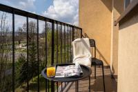 Staymoovers - Ladne mieszkanie w poblizu Energylandii - Parking - Chambres d'hôtes Zator