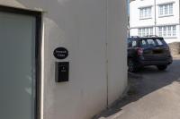 Modern Cottage for Couples, Parking, 3 Min 2 Beach - B&B