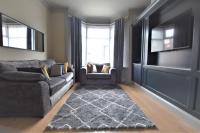 B&B Pallion - Dwell Living - Central Comfortable Cosy 3 bedroom home - Bed and Breakfast Pallion