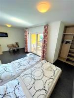 Camera Deluxe Doppia con Letti Singoli