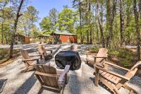 Family-Friendly Cabin about 5 Mi to Dtwn New Bern - B&B