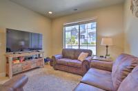 B&B Washington - Blue Sky Get-a-Way Townhome with Patio, Grill - Bed and Breakfast Washington