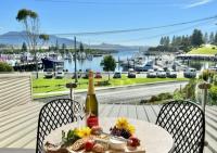 Views, location & luxury in the heart of Bermi! Walking distance to everything - Ferienwohnung Bermagui