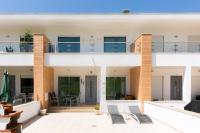 Villa facing the pool by Algarve Dream Holidays - Chambres d’hôtes Fontainhas