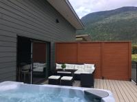 The Revy Den by Revelstoke Vacations - Chambres d’hôtes