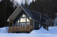 Stoke Cabin by Revelstoke Vacations - Chambres d’hôtes
