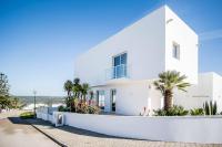 B&B Aljezur - Beachside Villa 5 Bdr 6 Baths Sleeps 9plus ppl - Bed and Breakfast Aljezur