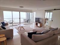 3 Bedroom with ocean views 19th floor
