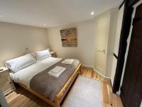 B&B Lydney - Swan House Tea Room and Bed & Breakfast - Bed and Breakfast Lydney