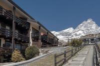 HelloChalet - Ski paradise Apartment - Ski- to door with big terrace overlooking skiruns - B&B