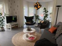 Pool & Lake Holiday Home - B&B Markkleeberg