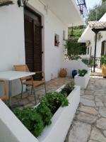 Aquarius - B&B Moraitika