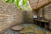 B&B Bringkit - Pondok Indah - 2 bds Eco Bamboo House, Garden - Bed and Breakfast Bringkit