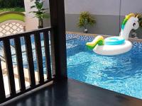 B&B Rantau Panjang - Private pool Cassa Dinies, Wifi , Bbq,10 pax - Bed and Breakfast Rantau Panjang