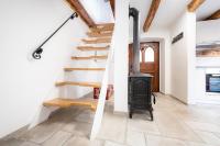Apartment VILLA IRENA Great For a Family Holiday With Free Parking And EV Station - Chambres d'hôtes Ajdovscina