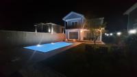 B&B Sapanca - Villa Basaran, Private Villa with Large Heated Swimming Pool in Sapanca - Bed and Breakfast Sapanca