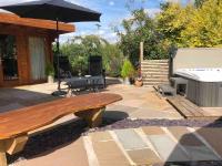 Moors Wood Relaxing ,Tranquil retreat with Hot Tub - Chambres d'hôtes Chippenham