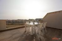 B&B San Pawl il-Baħar - Sunny Penthouse wTerrace and Open Views - Bed and Breakfast San Pawl il-Baħar