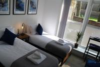 Wolverhampton - Gated Parking - George House - B&B Wolverhampton