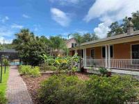 University House - 8 Bedrooms Walk to UF / Stadium - Chambres d’hôtes Gainesville