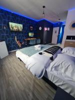 B&B Roubaix - NG SuiteHome - Lille I Roubaix Centre I 121 - Gamer - Arcade de jeux - Netflix - Wifi - Bed and Breakfast Roubaix