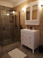 LOVRO Luxury apartment with Jacuzzi and terrace sea view - B&B