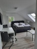 Ferienwohnung Apartment - Free Parking - WiFi - Kitchen - B&B