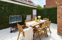 Luxury Georgian Townhouse with Cinema and parking - Chambres d'hôtes Chester
