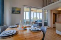 HolidayHomePL Statek 216 z antresolą, przy plaży - B&B Międzyzdroje