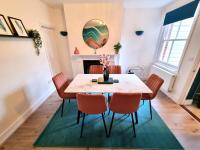 Beautiful & Vibrant City Centre House - B&B Canterbury