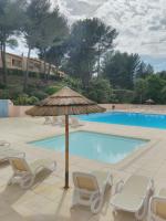 Appartement avec piscine à 600 m de la plage Le Vallon du Roy - B&B Sanary-sur-Mer