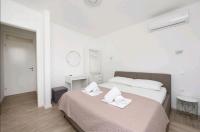 Casa Bianca family apartment near sandy beach with parking and rooftop experience - Chambres d'hôtes Privlaka