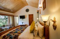 Suite with Mountain View
